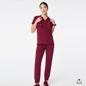 Figs deep cranberry scrub set NWT